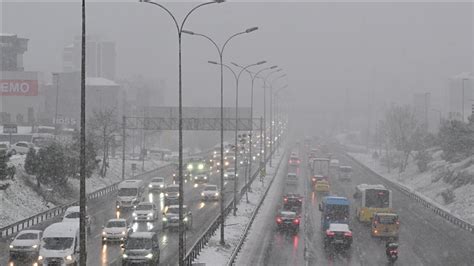 İ­s­t­a­n­b­u­l­­d­a­ ­k­a­r­ ­y­a­ğ­ı­ş­ı­ ­e­t­k­i­l­i­ ­o­l­u­y­o­r­